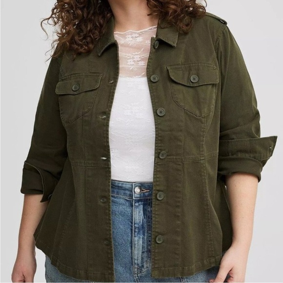 NWT Torrid Stretch Twill Peplum Utility Jacket in Olive Green , Size: 14-16 - Picture 4 of 17